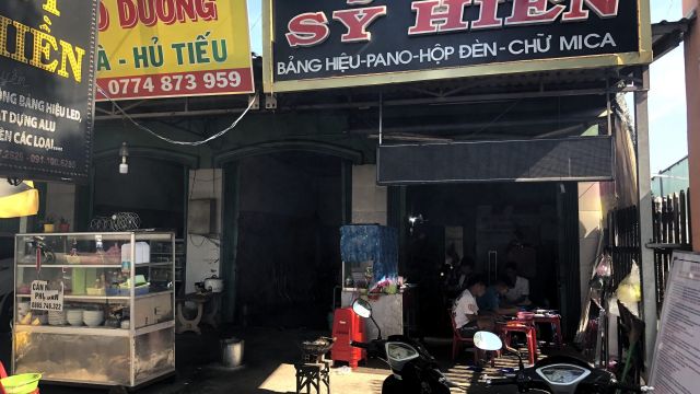 Eatery in Tan Châu