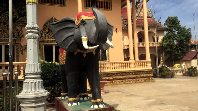 photo of elephant statue