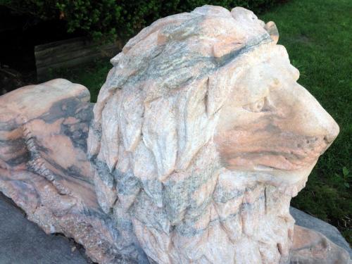 lion statue