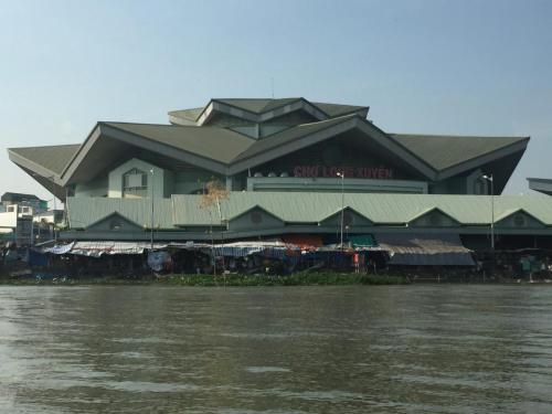 Long Xuyên Market