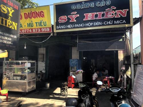 Eatery in Tan Châu